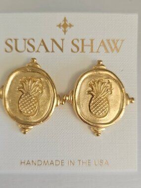 Susan Shaw Pineapple Intaglio Studs (NWT)